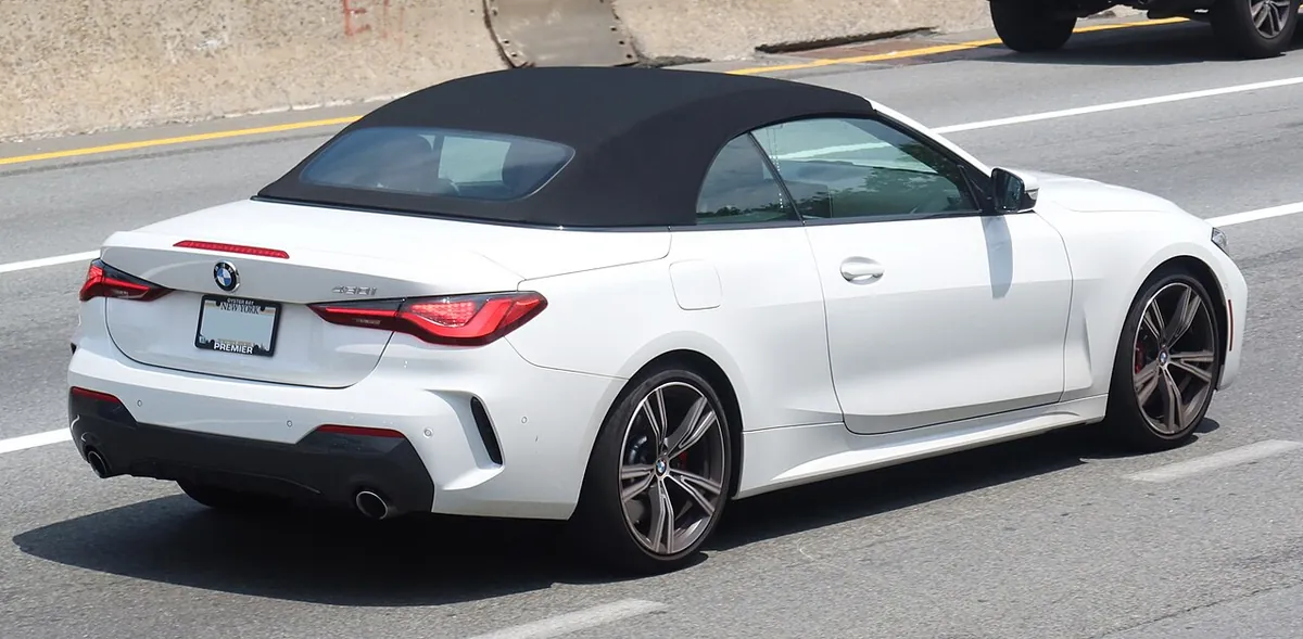 BMW 430i Cabrio 2023 for rent in Dubai