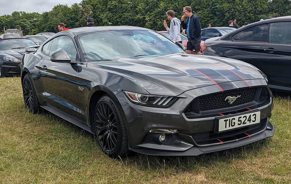 Ford Mustang GT 2023 — view 2