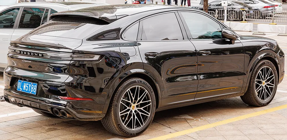 Porsche Cayenne Coupe 2022 — view 3