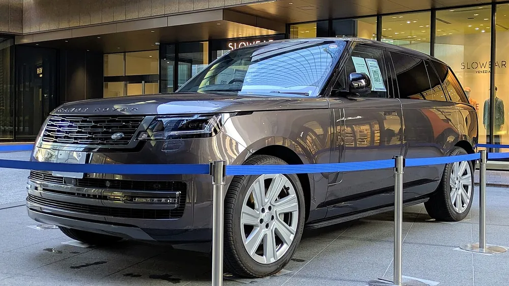 Range Rover Vogue 2023 — view 3