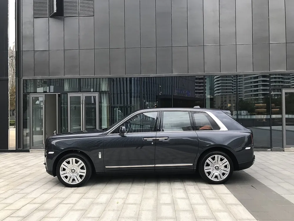 Rolls Royce Cullinan 2022 — view 3