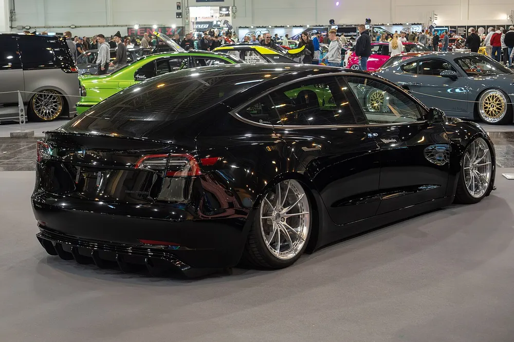 Tesla Model 3 2024 — view 3